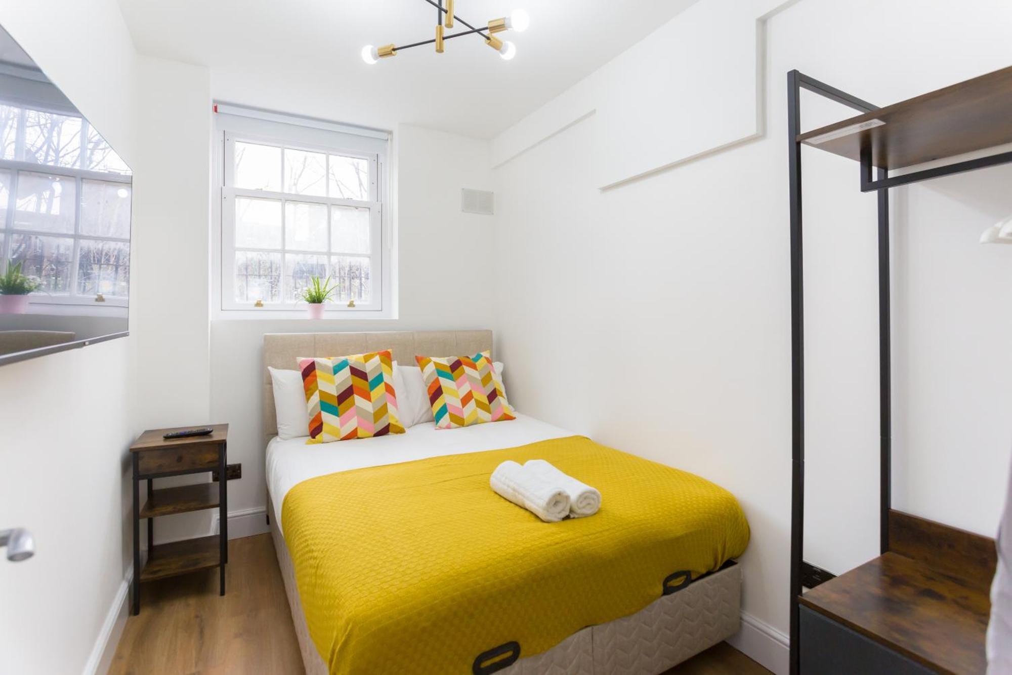 City Centre One Bedroom Apartment Next To Station, Newly Renovated Londýn Exteriér fotografie