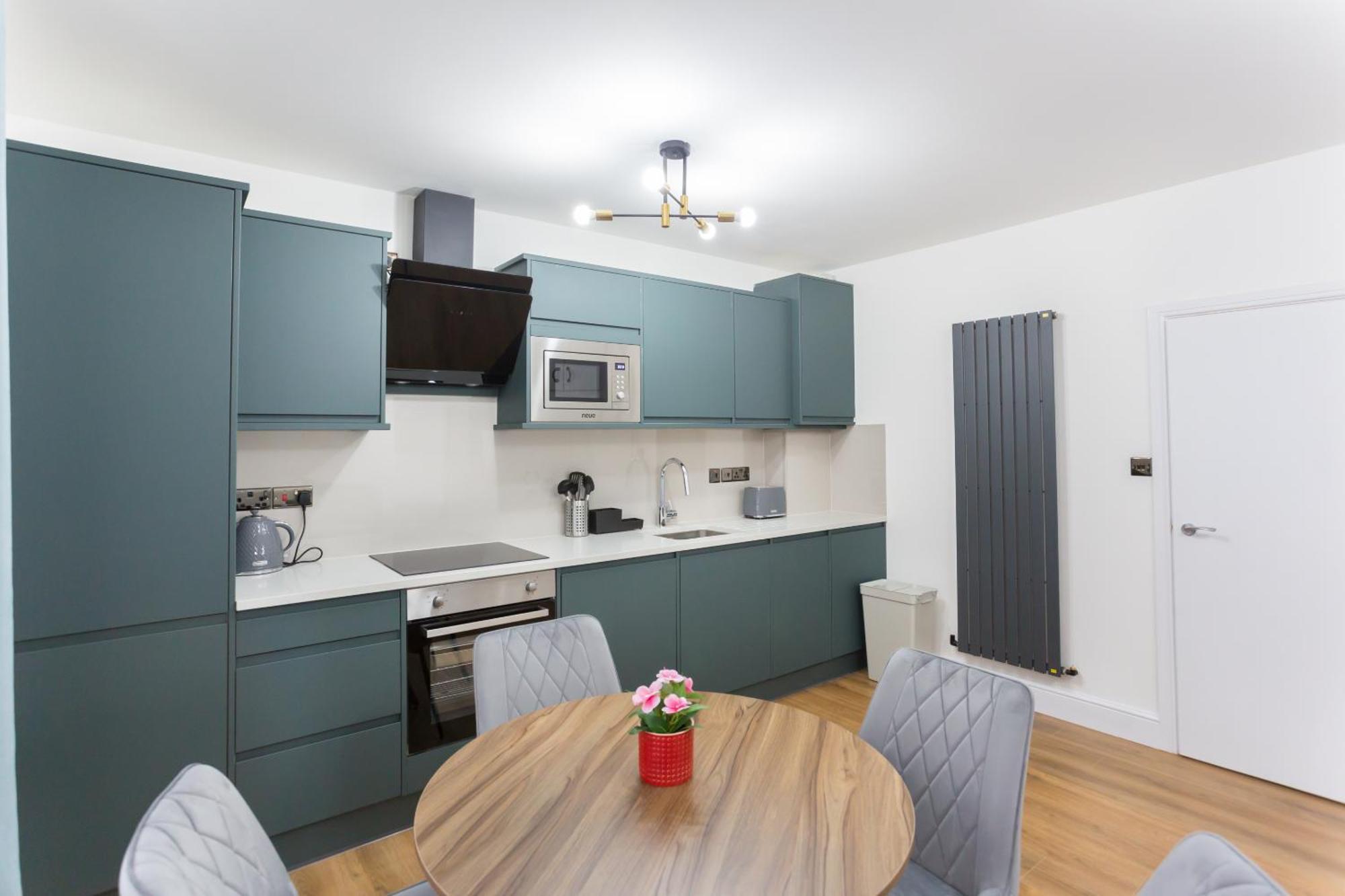 City Centre One Bedroom Apartment Next To Station, Newly Renovated Londýn Exteriér fotografie