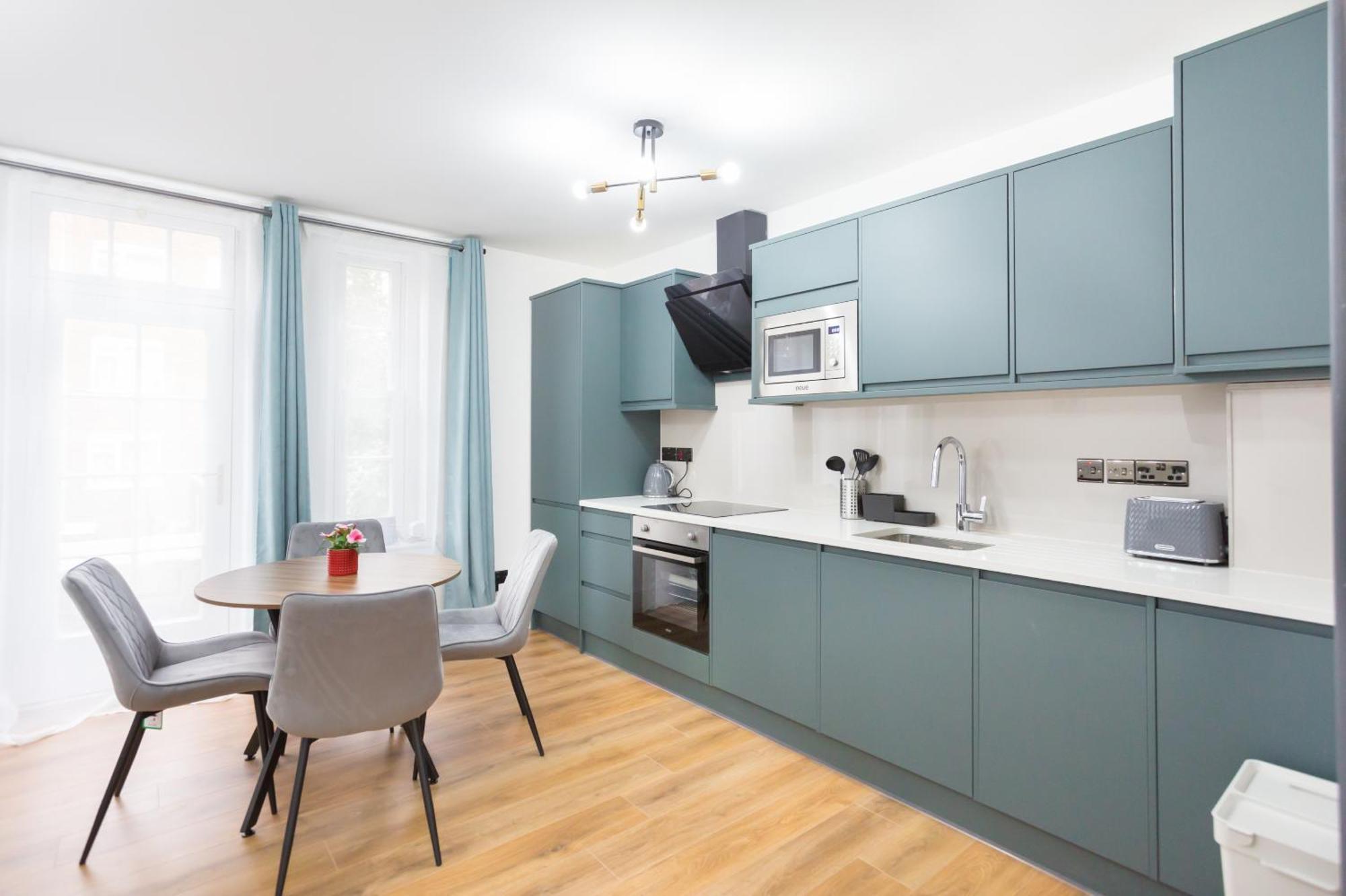 City Centre One Bedroom Apartment Next To Station, Newly Renovated Londýn Exteriér fotografie